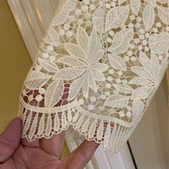 RSVP by Talbot 2X NWOT never washed/worn. Cream color with scallop lace overlay - Picture 4 of 8